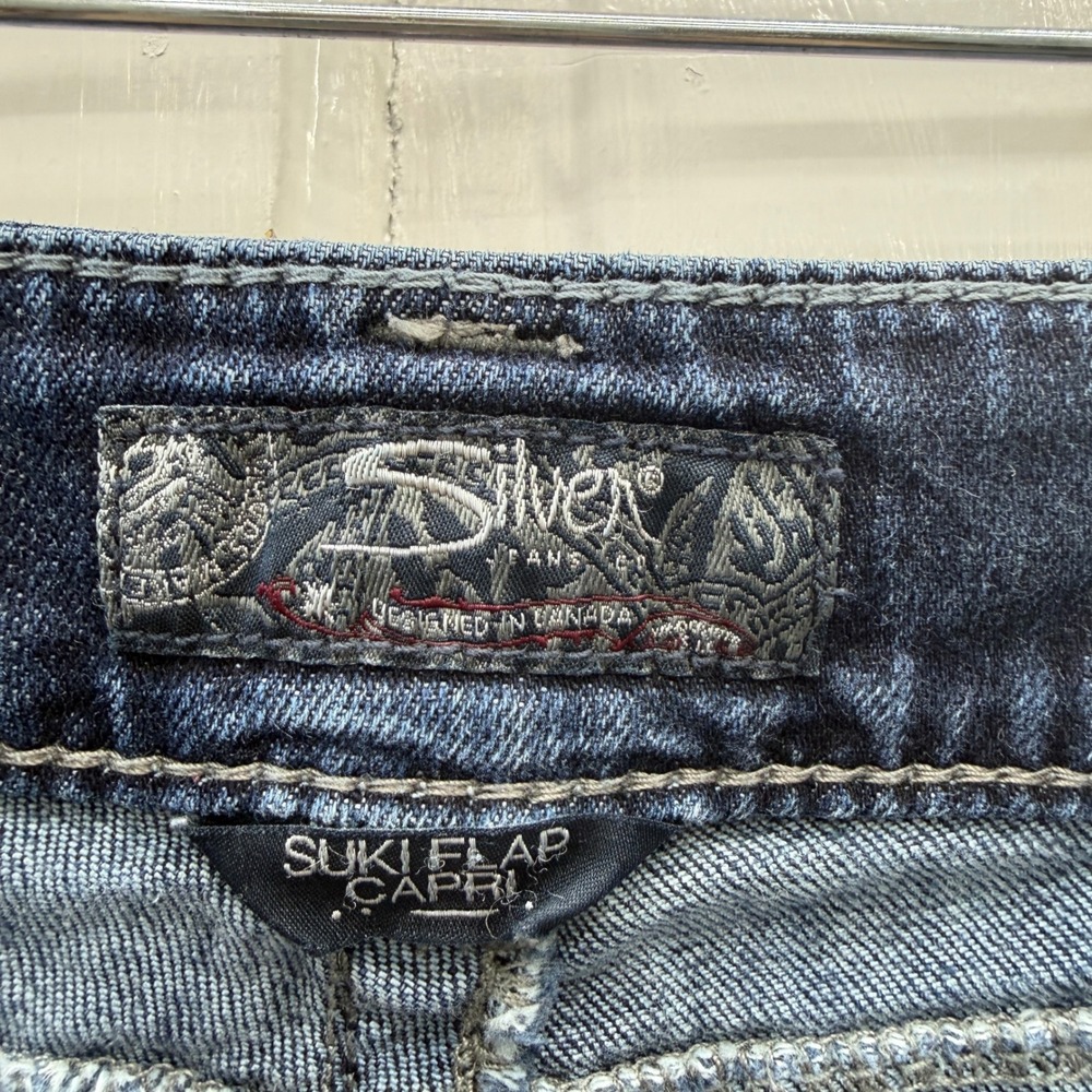 Silver Suki Flap Capri Jeans Women 29 Blue Sequined Embellished Pockets - Picture 7 of 9